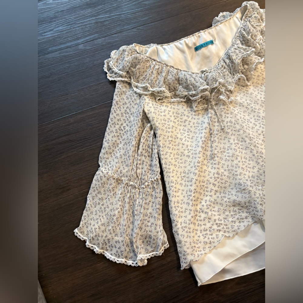 Alice + OLIVIA Silk peasant blouse Size Medium - Picture 6 of 8